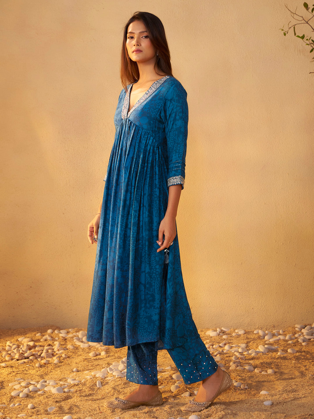 Neel Tara Muslin Embroidered Kurta Set