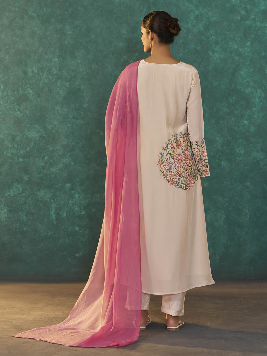 Ishanya Natural Crepe Embroidered Kurta Set