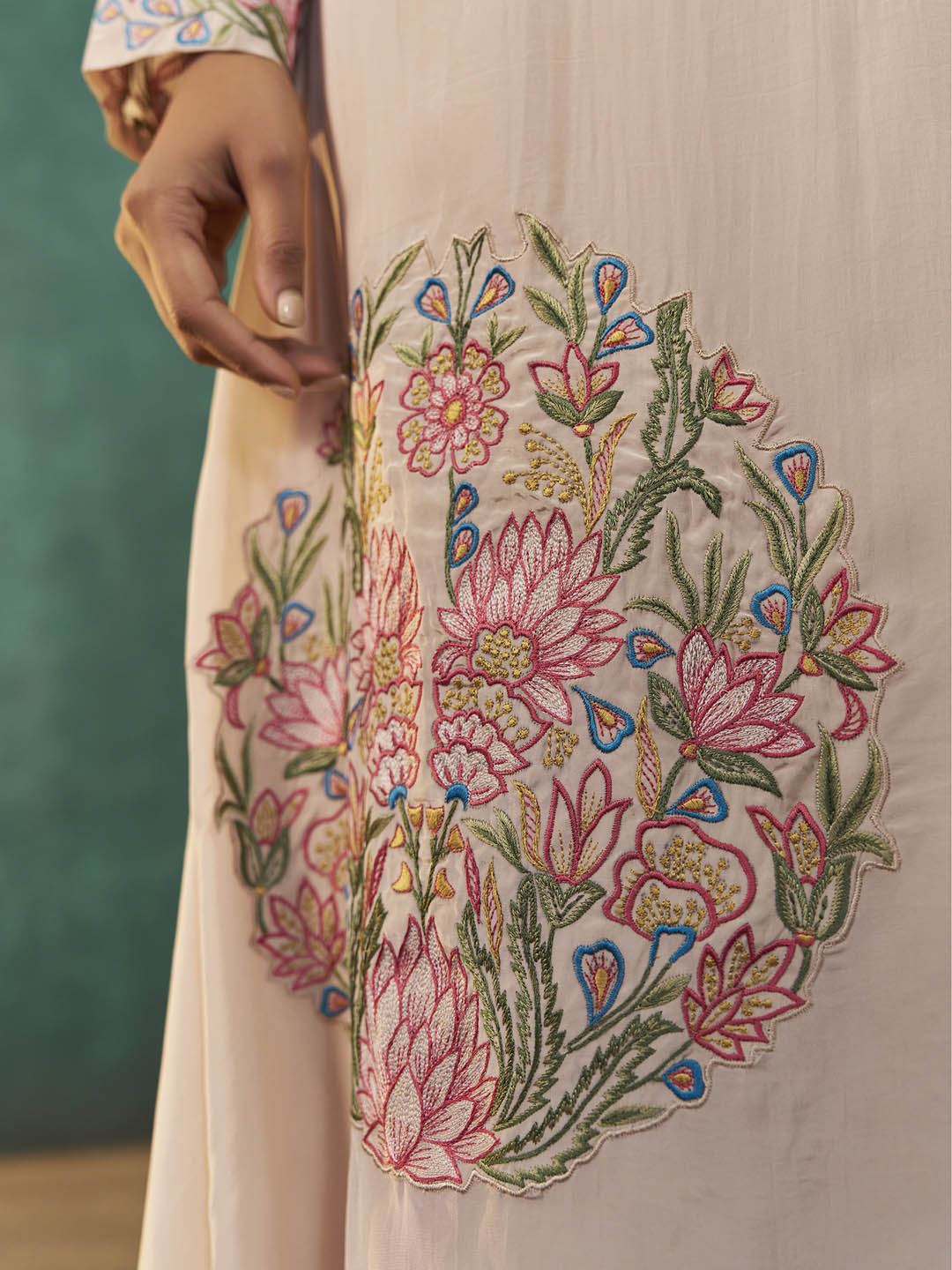 Ishanya Natural Crepe Embroidered Kurta Set