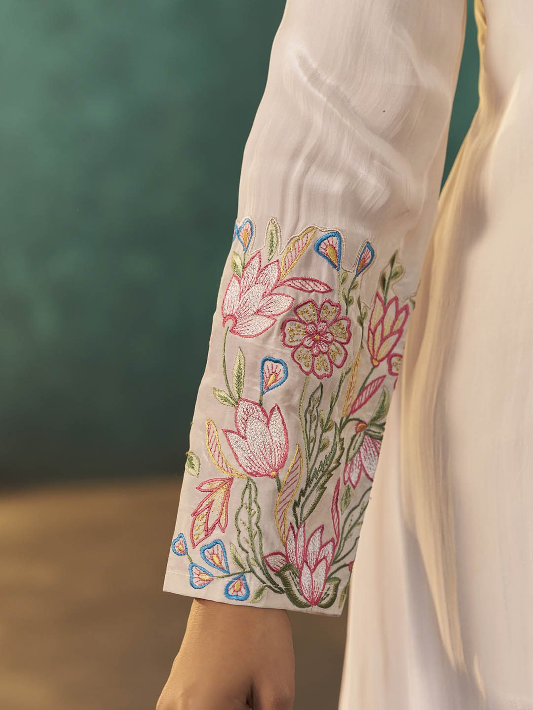 Ishanya Natural Crepe Embroidered Kurta Set