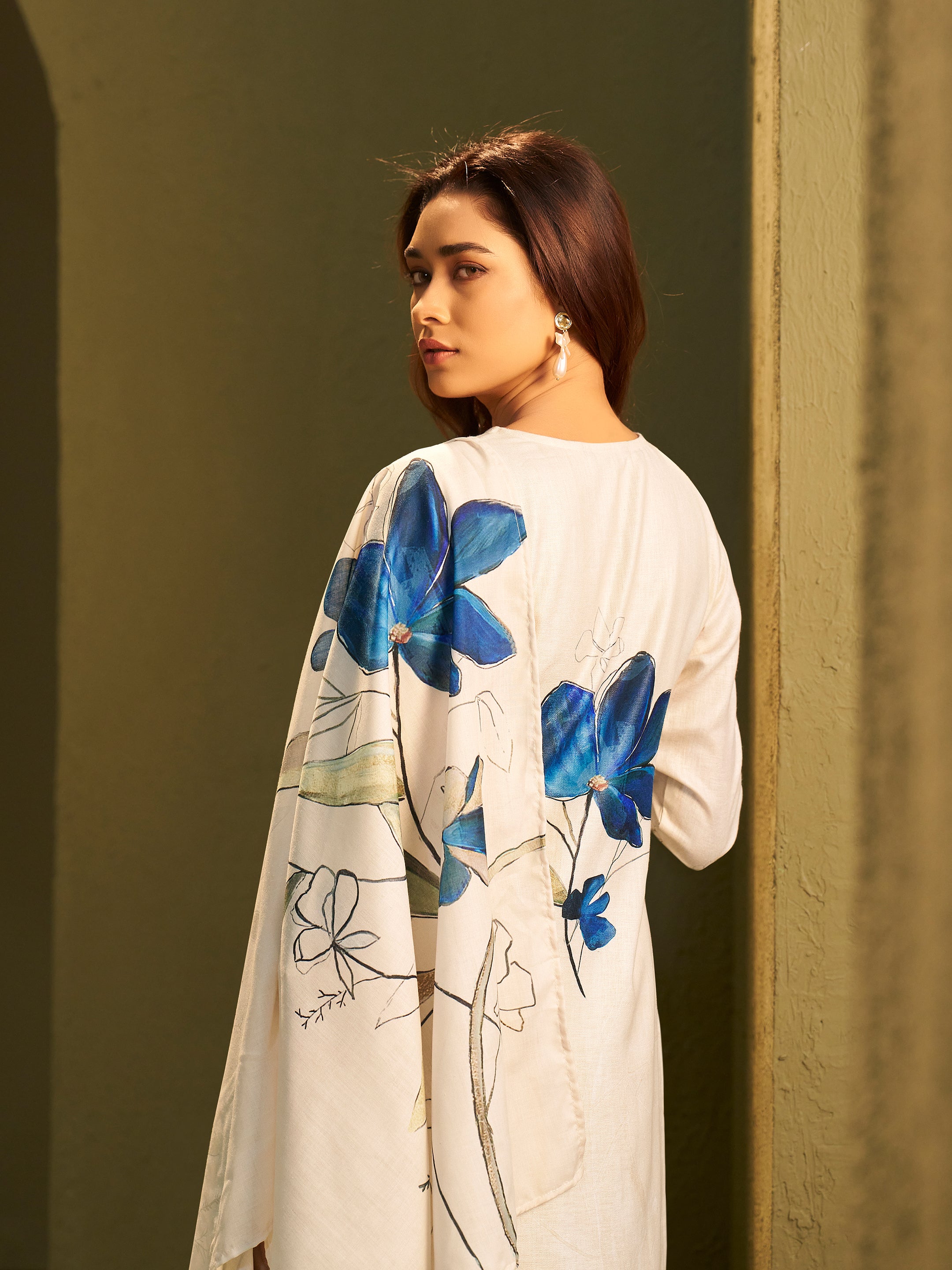 Ojasvi White Linen Printed Set