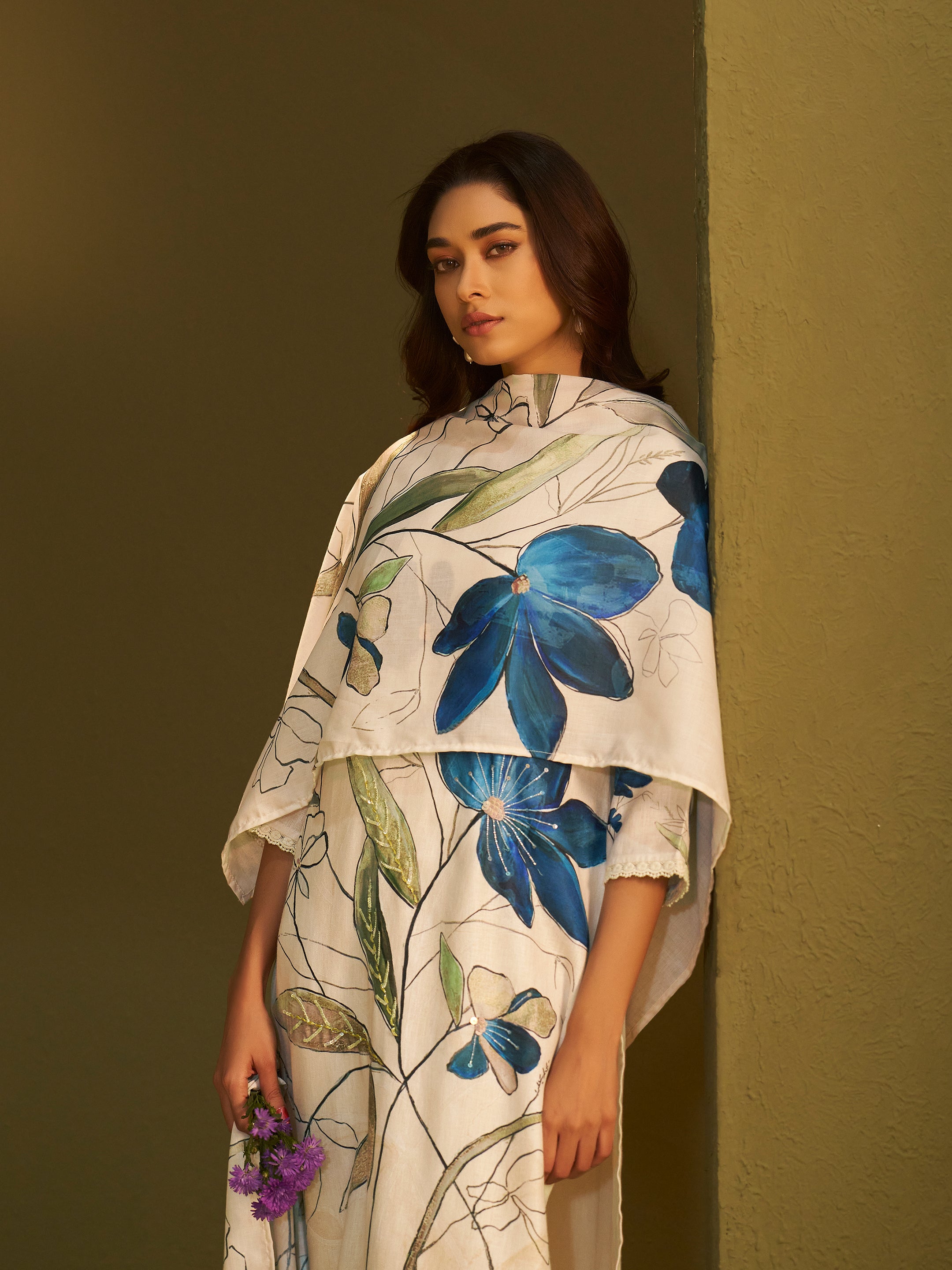 Ojasvi White Linen Printed Set