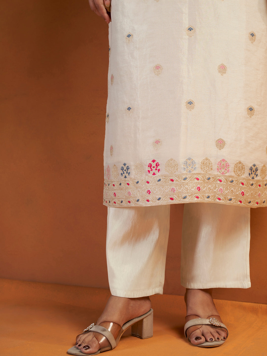 Kangan White Shimmer Jacquard Suit Set