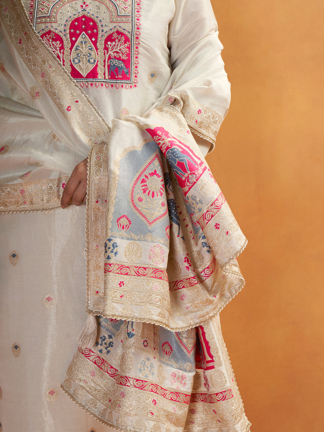 Kangan White Shimmer Jacquard Suit Set