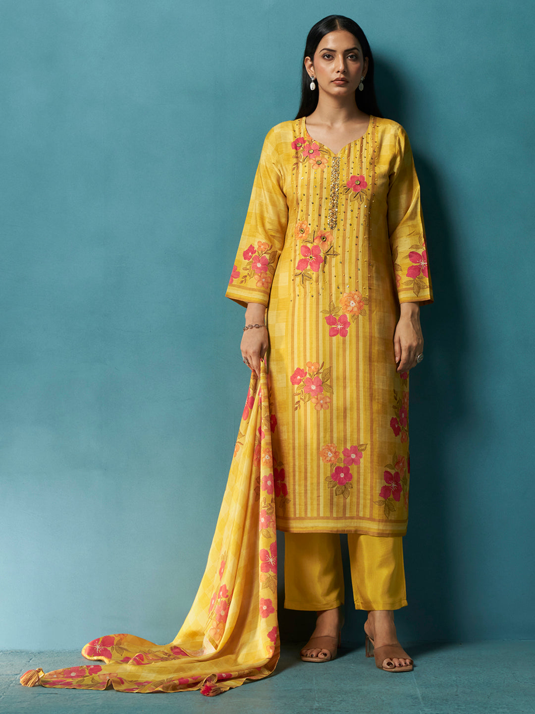 Richly bordered dupatta draped to showcase fine handcrafted embroidery and scalloped edges