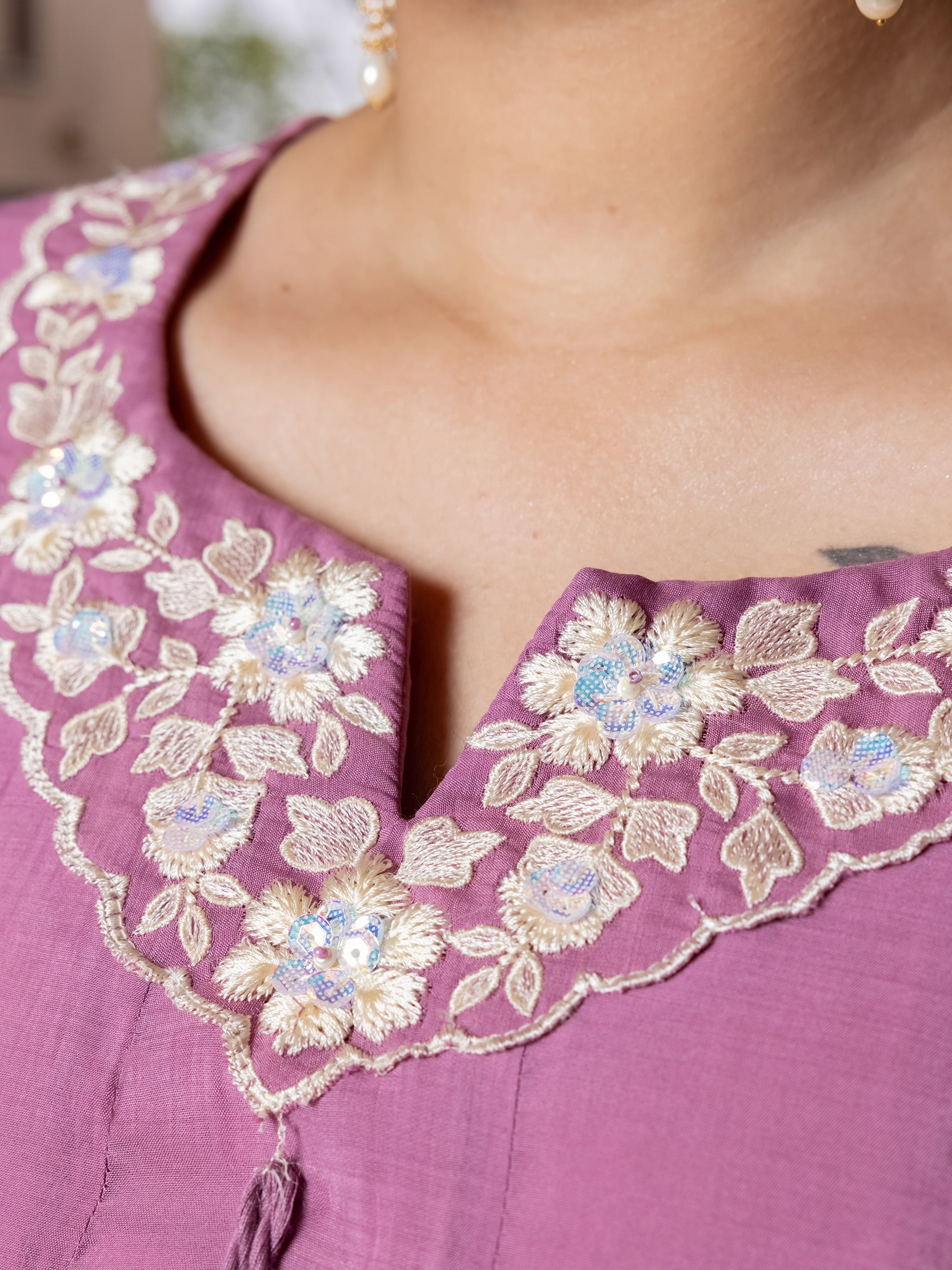 Kairavi Mul Chanderi Embroidered Suit Set