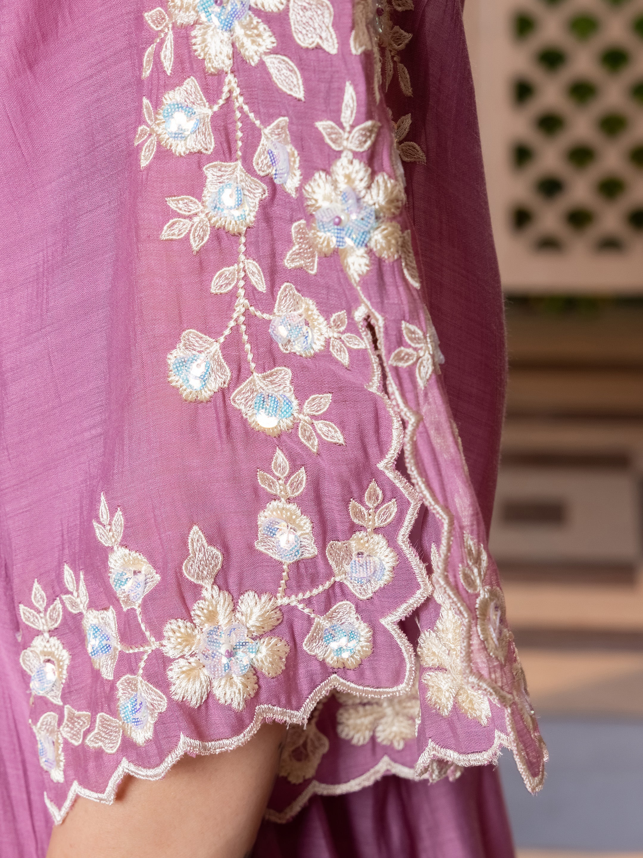 Kairavi Mul Chanderi Embroidered Suit Set