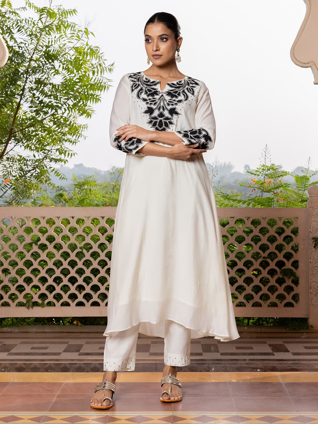 Vindhya Mul Chanderi Keyhole Kurta & Pant Set