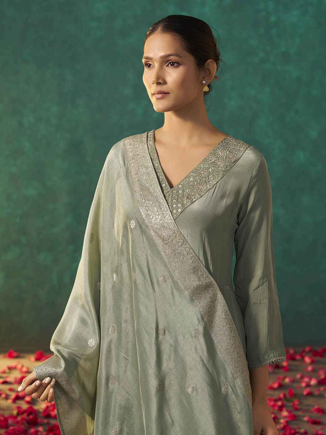 Vrishti Natural Crepe Embroidered Kurta Set