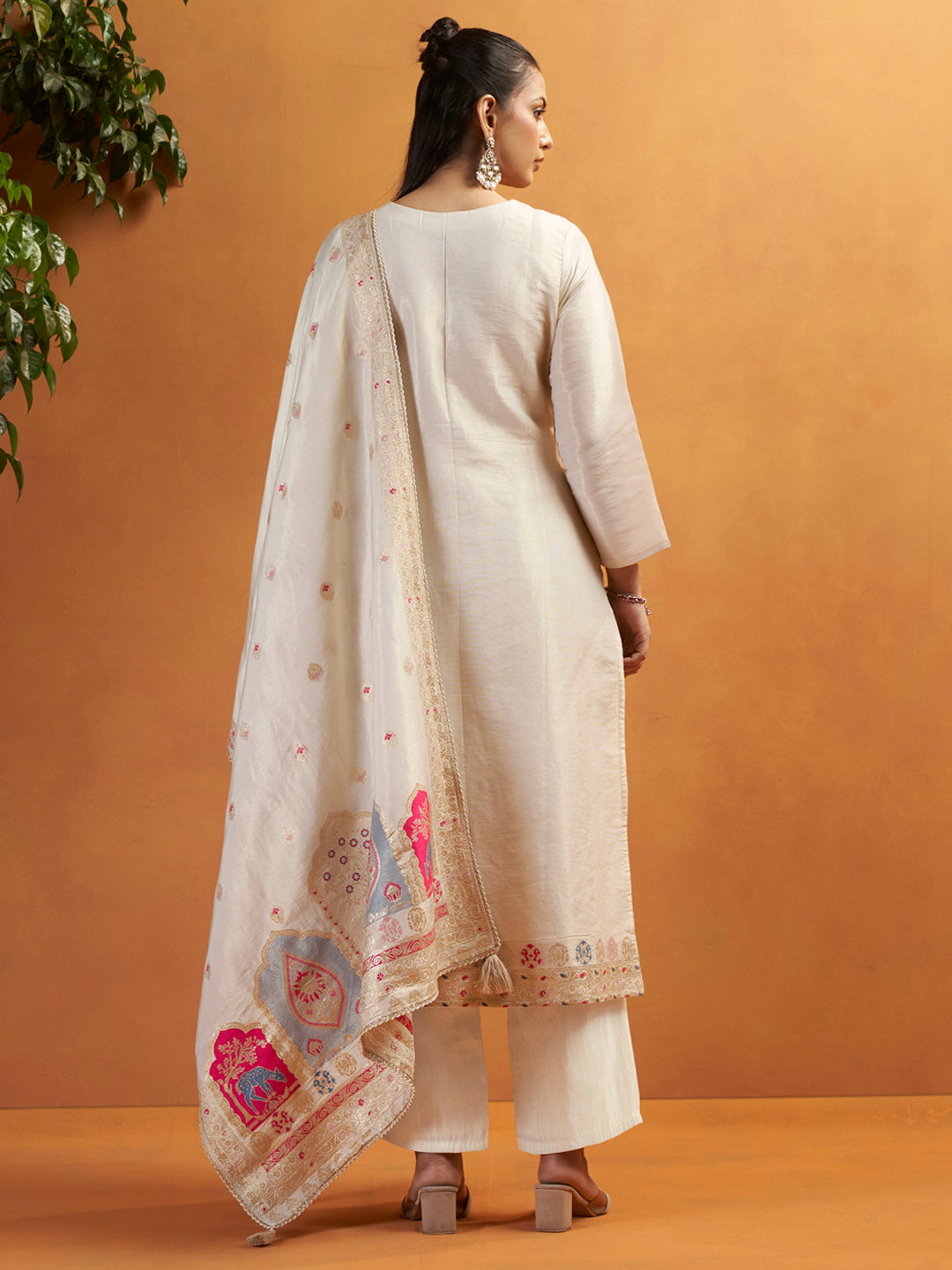 Kangan White Shimmer Jacquard Suit Set