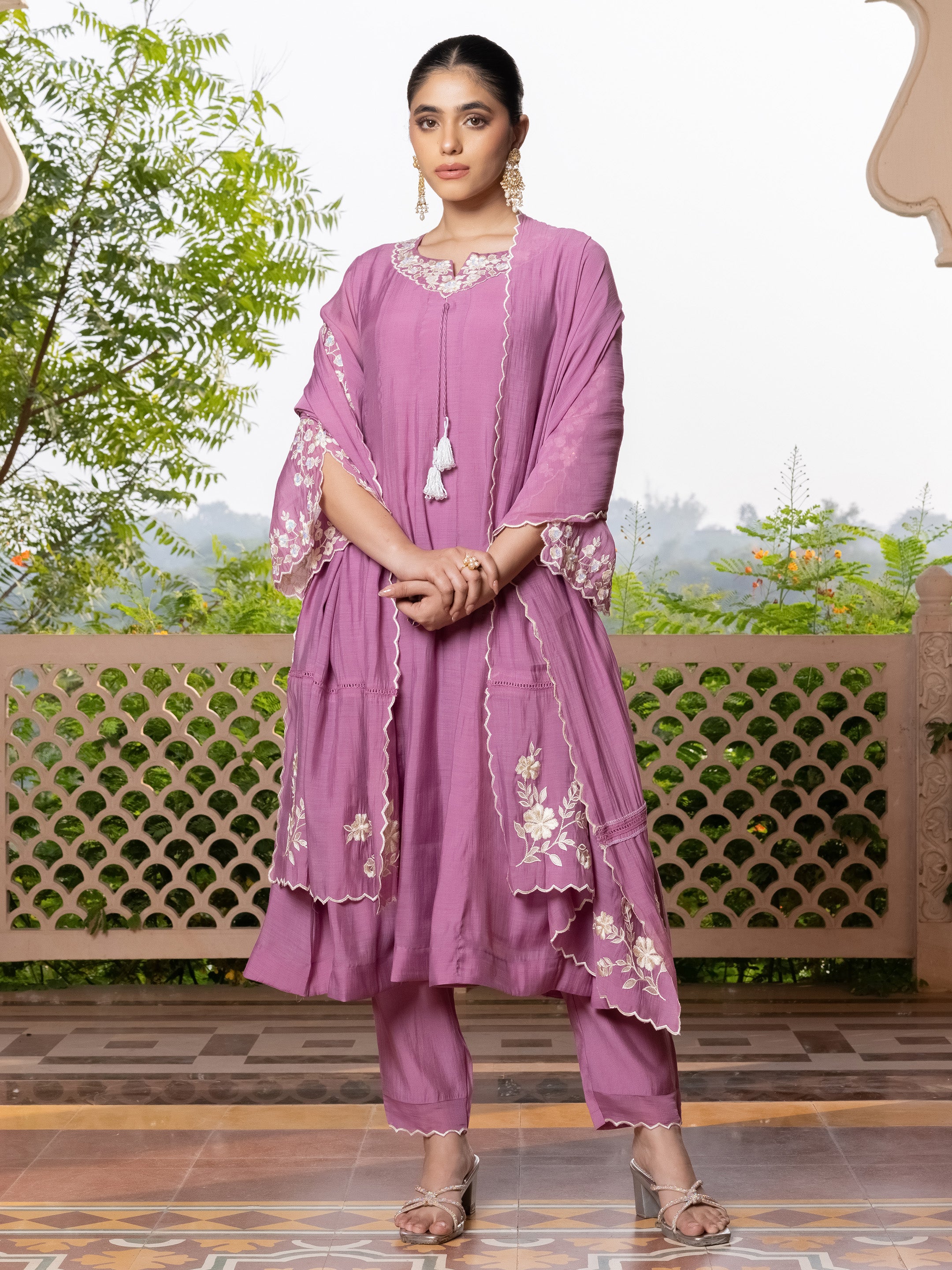 Kairavi Mul Chanderi Embroidered Suit Set